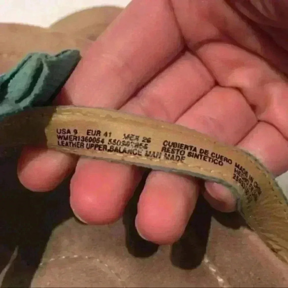 Earth Spirit Blue Suede Floral Flip Flops Size 9 - Picture 7 of 7